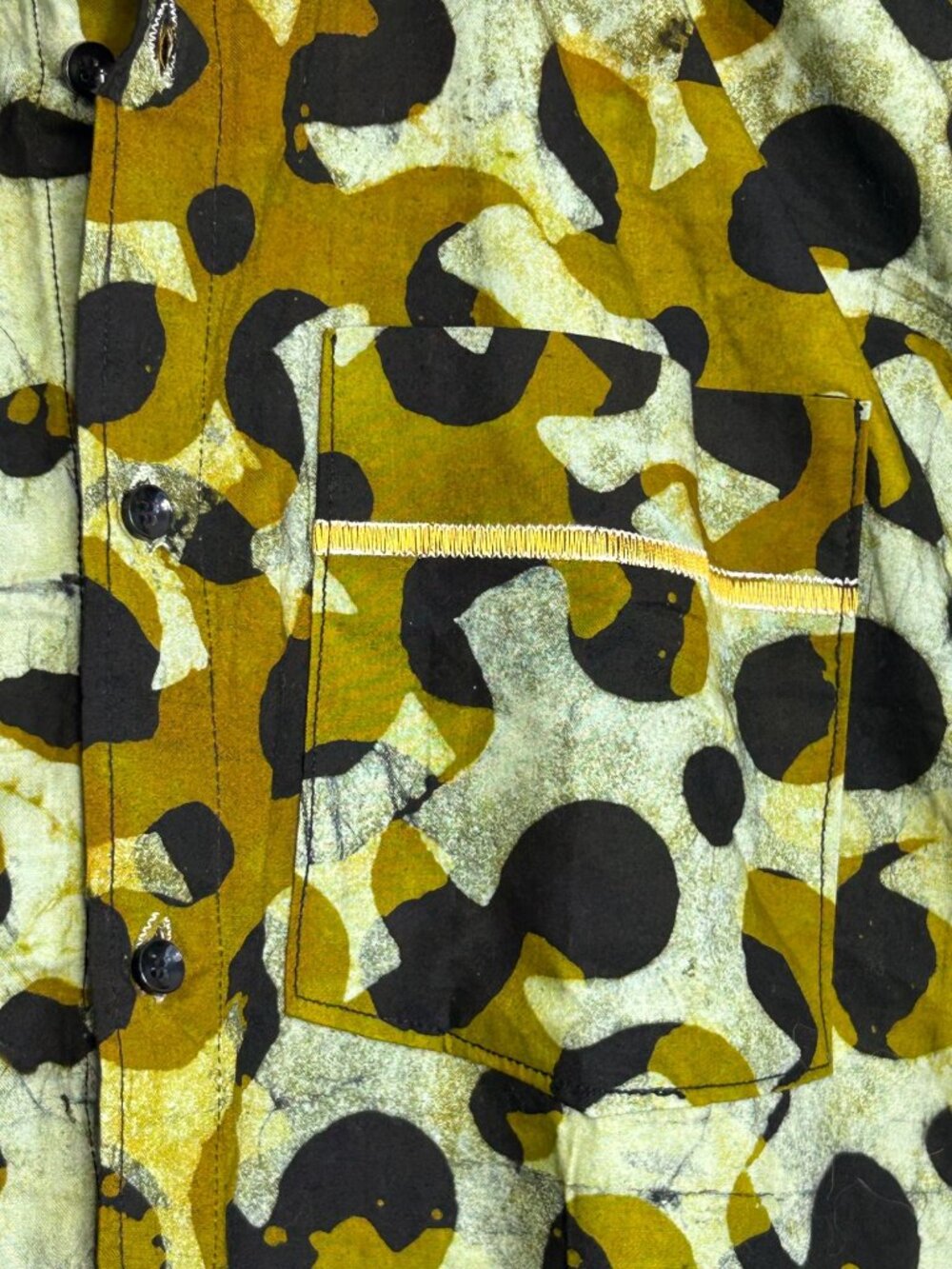 Men's Multicolor Short Sleeve Abstract Batik Cuban Style Button Up Shirt - Sz XL - Picture 5 of 8